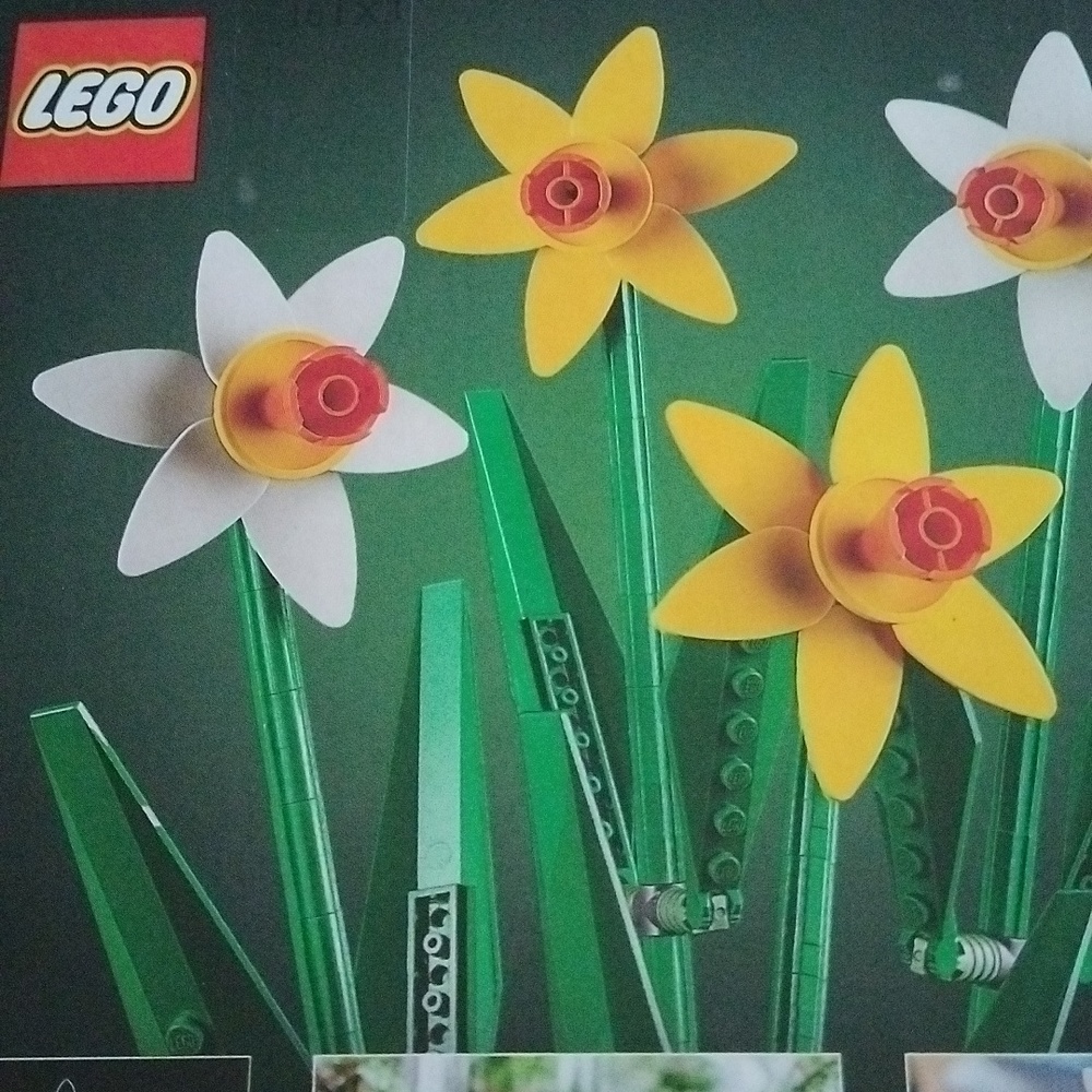 Lego 40646 Botanical Collection DAFFODILS Building Set, 216 pc - Picture 4 of 9